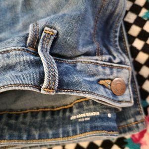 Mid rise Kicker Boot cut Jean Size 8